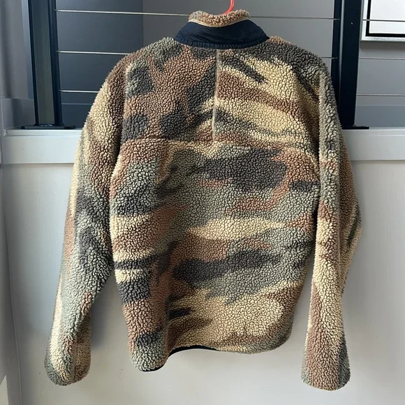 Patagonia Men’s Retro Pile Fleece Camo size Medium - Picture 4 of 4